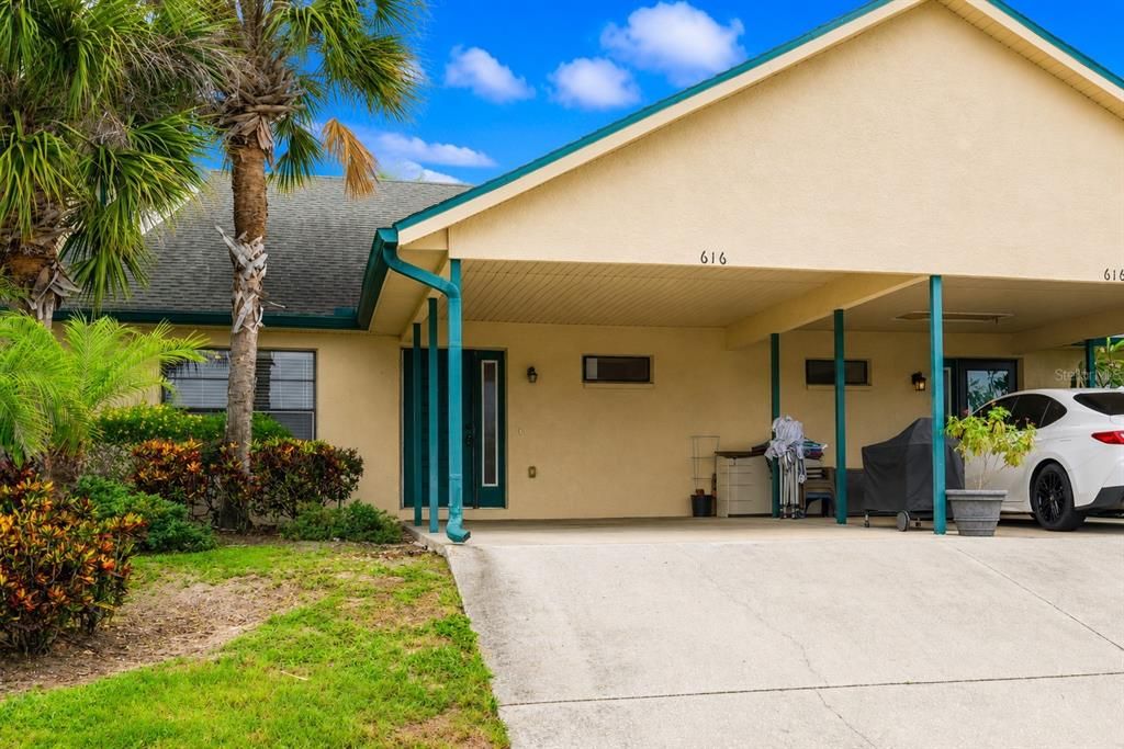 For Sale: $259,000 (2 beds, 2 baths, 987 Square Feet)