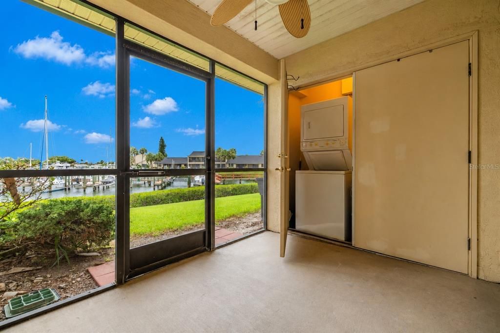 For Sale: $259,000 (2 beds, 2 baths, 987 Square Feet)