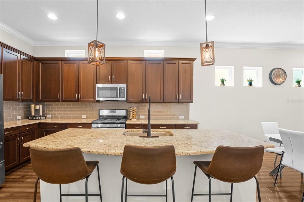For Rent: $5,500 (3 beds, 2 baths, 2160 Square Feet)
