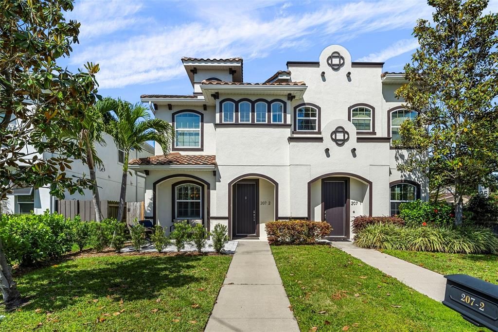 For Rent: $5,500 (3 beds, 2 baths, 2160 Square Feet)