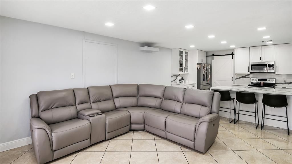 For Sale: $470,000 (5 beds, 4 baths, 1857 Square Feet)