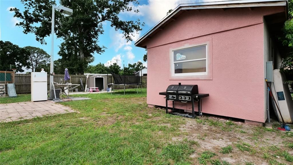 For Sale: $470,000 (5 beds, 4 baths, 1857 Square Feet)