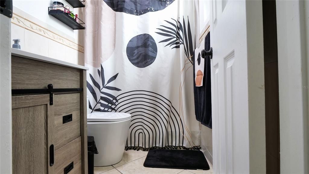 For Sale: $470,000 (5 beds, 4 baths, 1857 Square Feet)