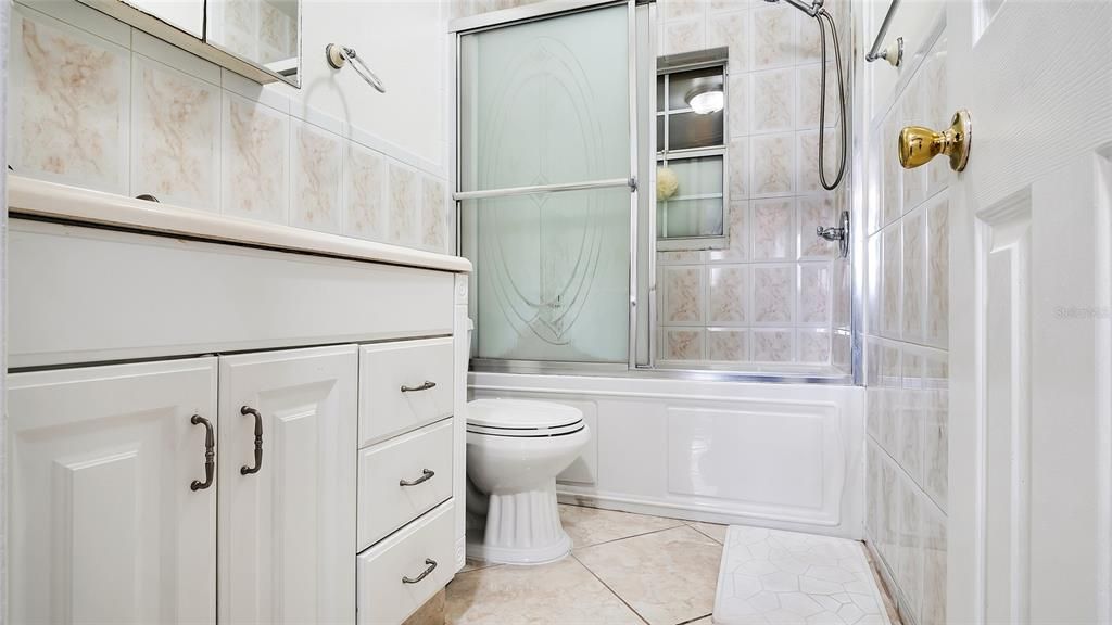 For Sale: $470,000 (5 beds, 4 baths, 1857 Square Feet)