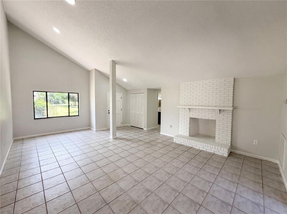 For Sale: $238,000 (2 beds, 2 baths, 1528 Square Feet)