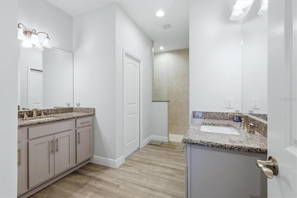 For Sale: $374,900 (3 beds, 2 baths, 1692 Square Feet)