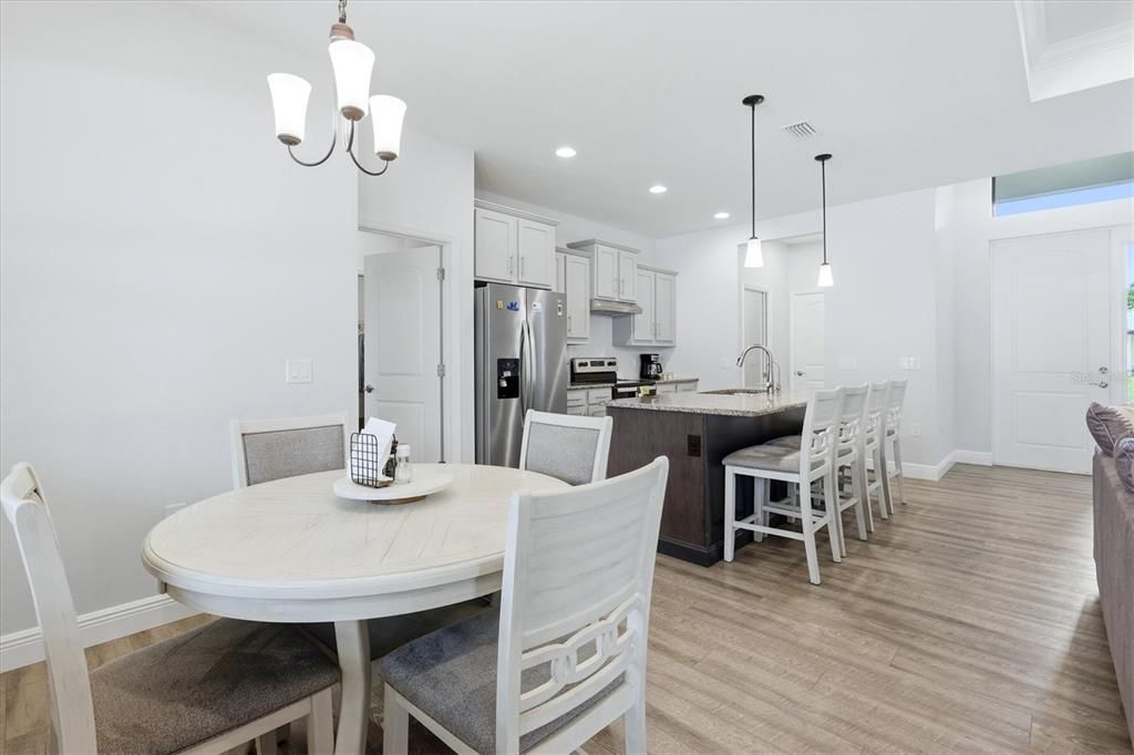 For Sale: $374,900 (3 beds, 2 baths, 1692 Square Feet)