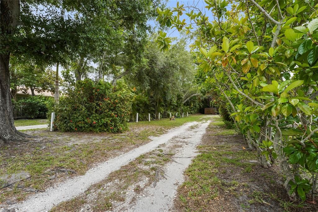 For Sale: $1,700,000 (3 beds, 1 baths, 1730 Square Feet)