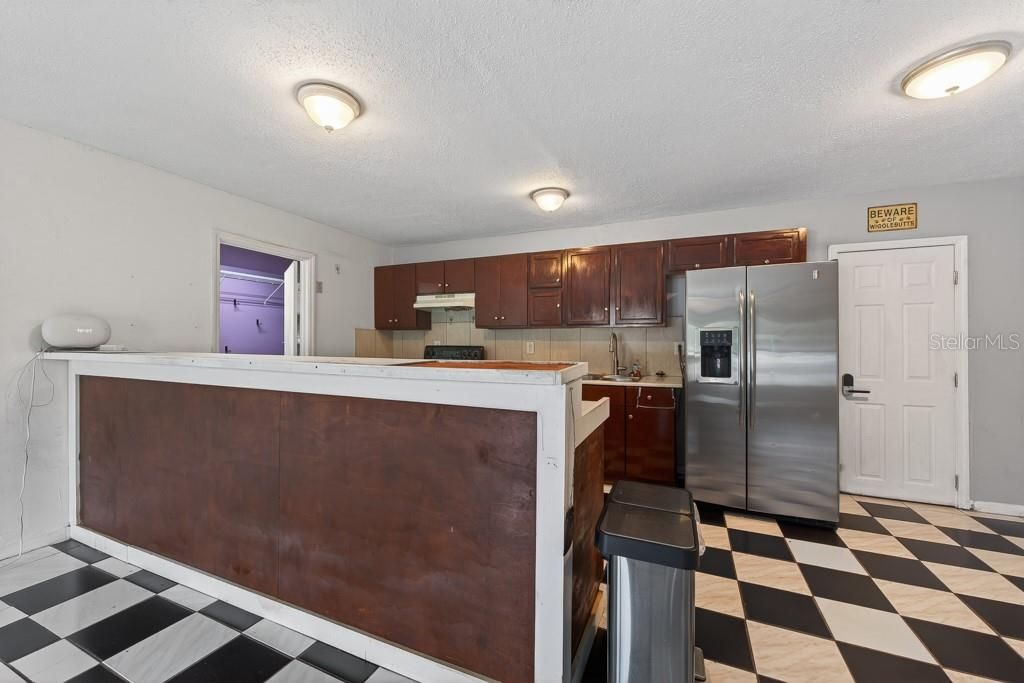En Venta: $400,000 (3 camas, 2 baños, 2197 Pies cuadrados)