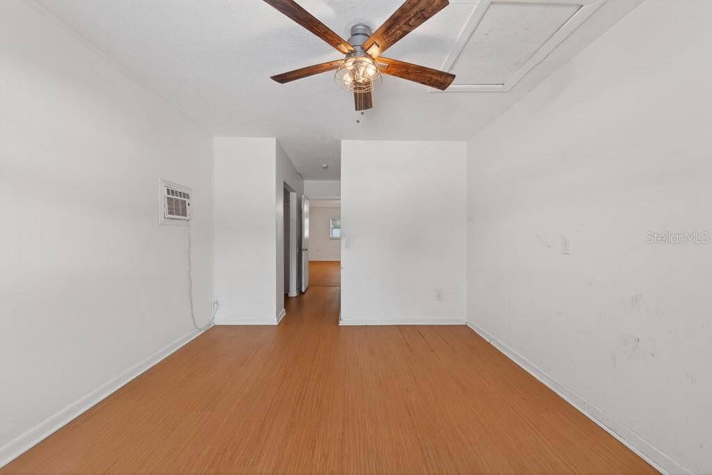 En Venta: $400,000 (3 camas, 2 baños, 2197 Pies cuadrados)