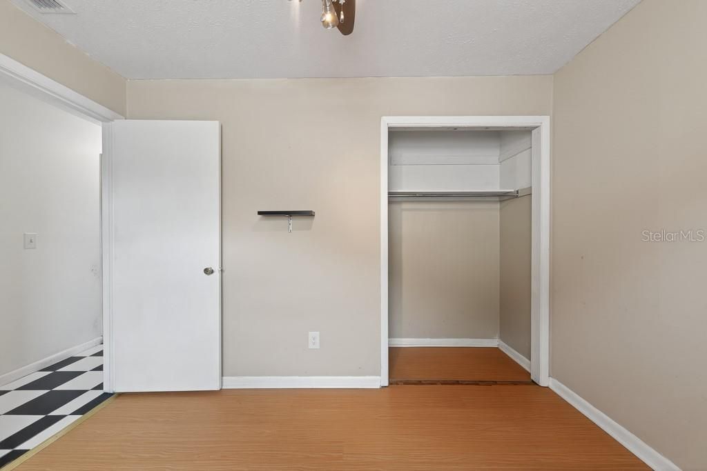 En Venta: $400,000 (3 camas, 2 baños, 2197 Pies cuadrados)