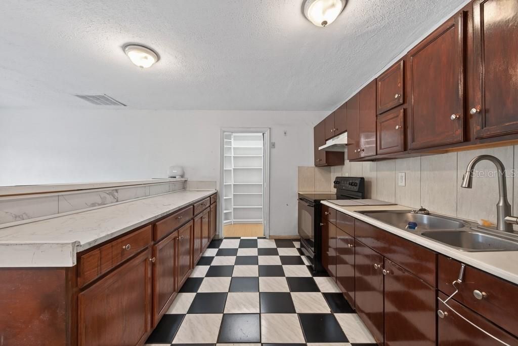 En Venta: $400,000 (3 camas, 2 baños, 2197 Pies cuadrados)