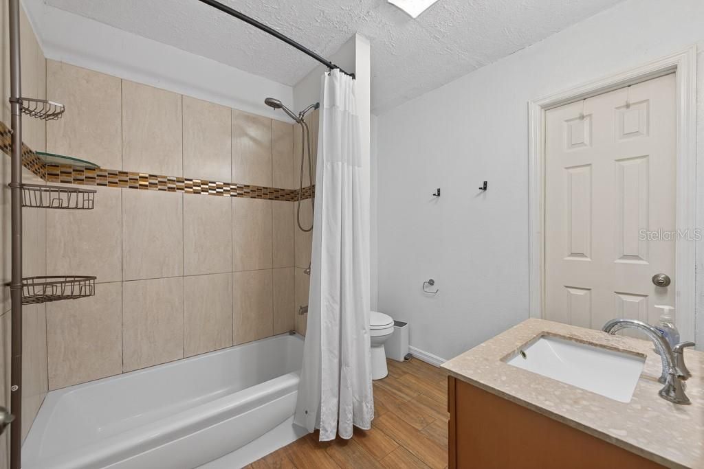 En Venta: $400,000 (3 camas, 2 baños, 2197 Pies cuadrados)