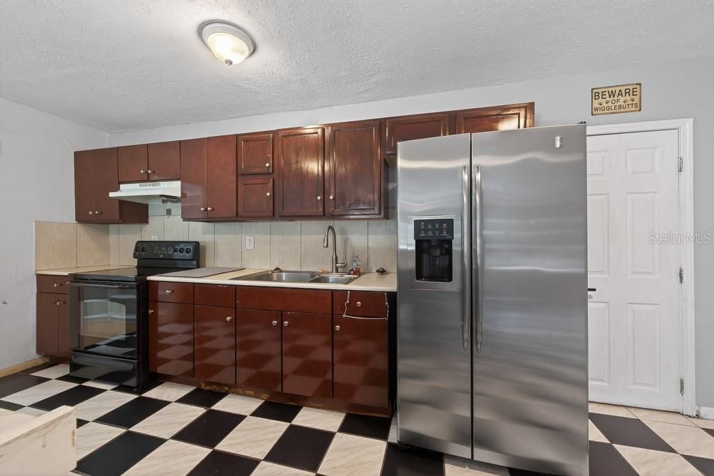 En Venta: $400,000 (3 camas, 2 baños, 2197 Pies cuadrados)