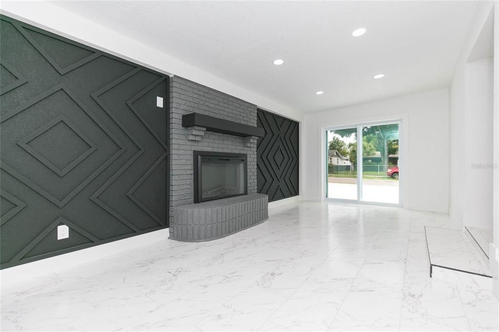 For Sale: $410,000 (4 beds, 2 baths, 1360 Square Feet)