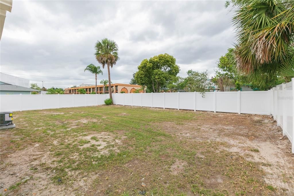 For Sale: $410,000 (4 beds, 2 baths, 1360 Square Feet)