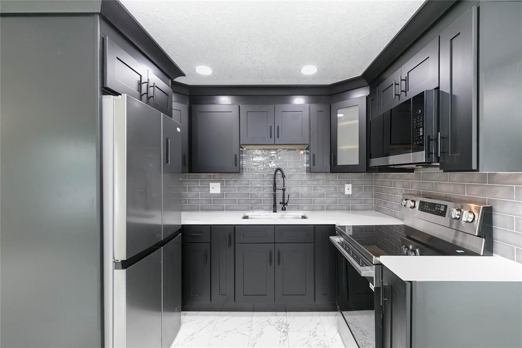 For Sale: $410,000 (4 beds, 2 baths, 1360 Square Feet)