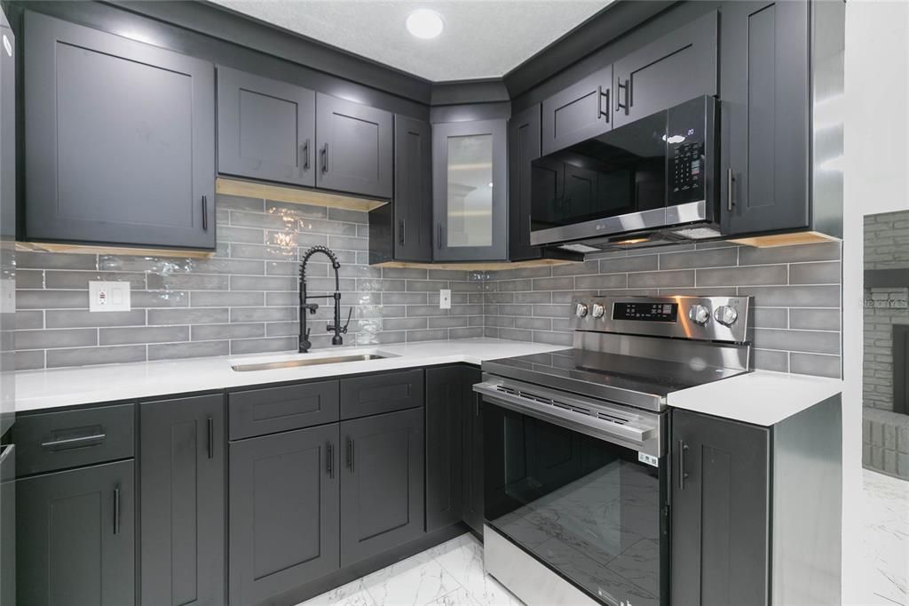 For Sale: $410,000 (4 beds, 2 baths, 1360 Square Feet)