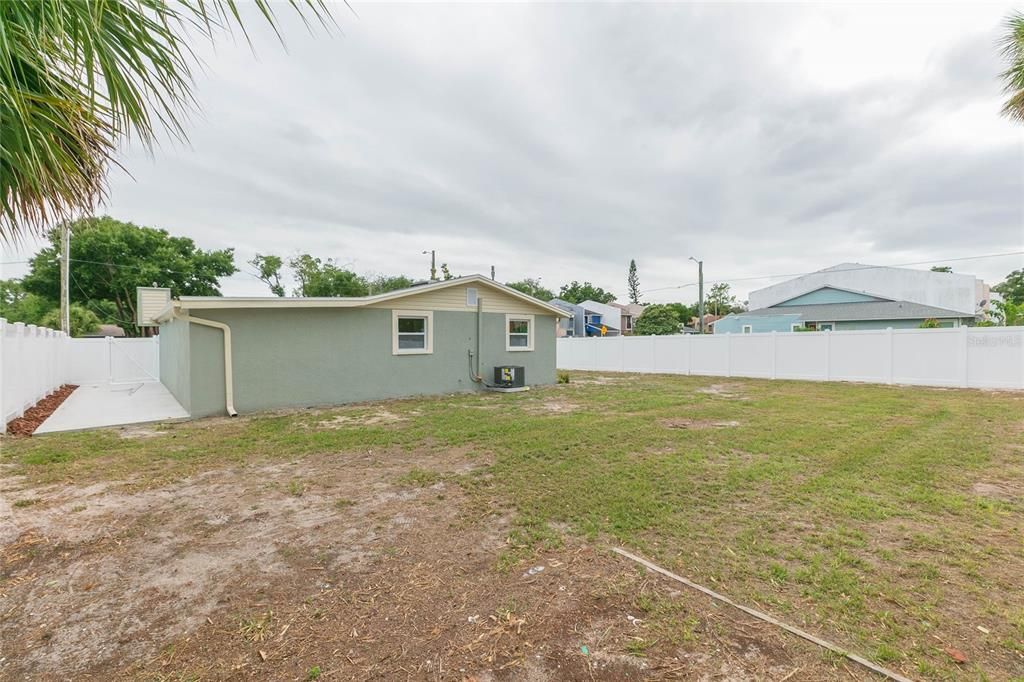 For Sale: $410,000 (4 beds, 2 baths, 1360 Square Feet)