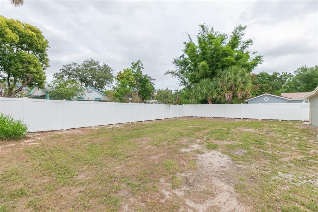 For Sale: $410,000 (4 beds, 2 baths, 1360 Square Feet)