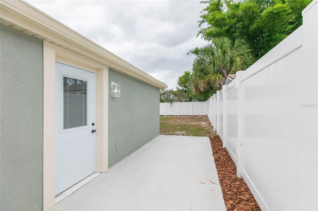 For Sale: $410,000 (4 beds, 2 baths, 1360 Square Feet)