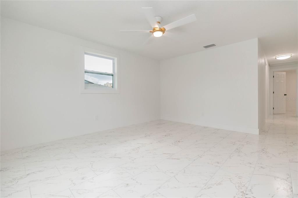 For Sale: $410,000 (4 beds, 2 baths, 1360 Square Feet)