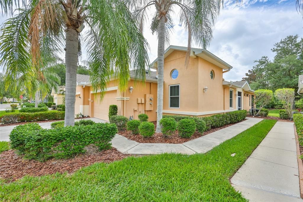 For Sale: $199,000 (2 beds, 2 baths, 1206 Square Feet)
