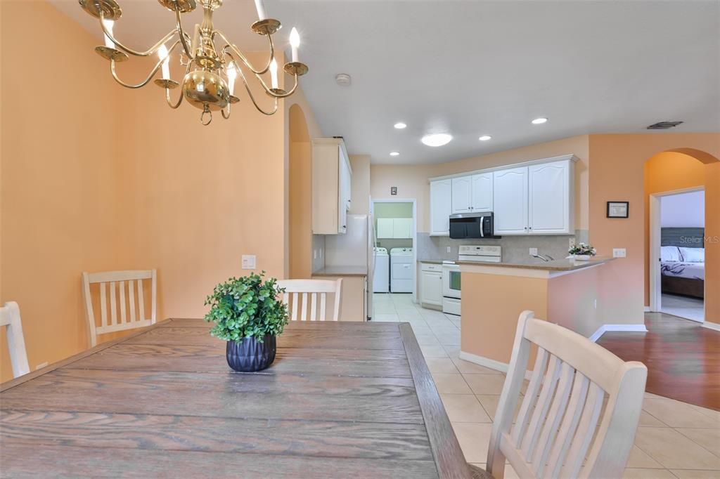 For Sale: $199,000 (2 beds, 2 baths, 1206 Square Feet)