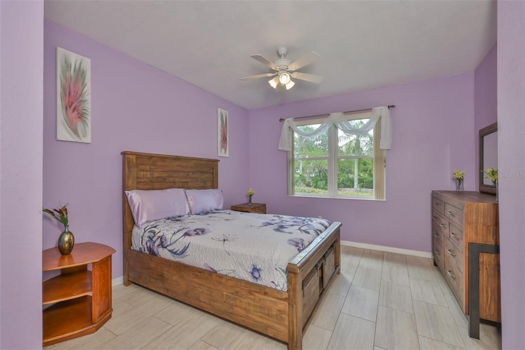For Sale: $199,000 (2 beds, 2 baths, 1206 Square Feet)