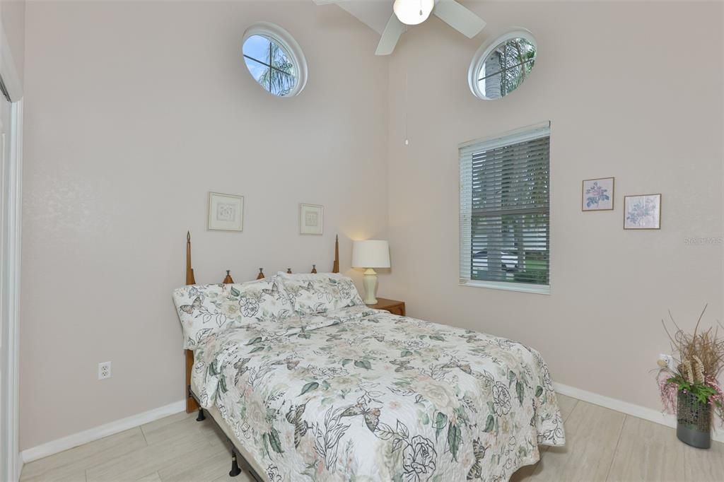 For Sale: $199,000 (2 beds, 2 baths, 1206 Square Feet)