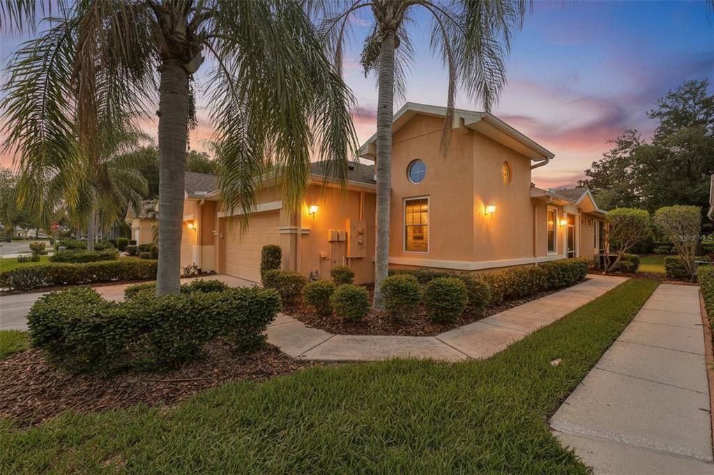 For Sale: $199,000 (2 beds, 2 baths, 1206 Square Feet)