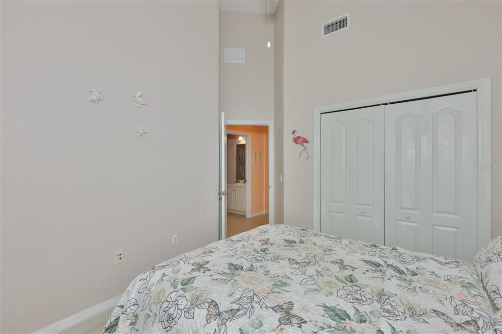 For Sale: $199,000 (2 beds, 2 baths, 1206 Square Feet)