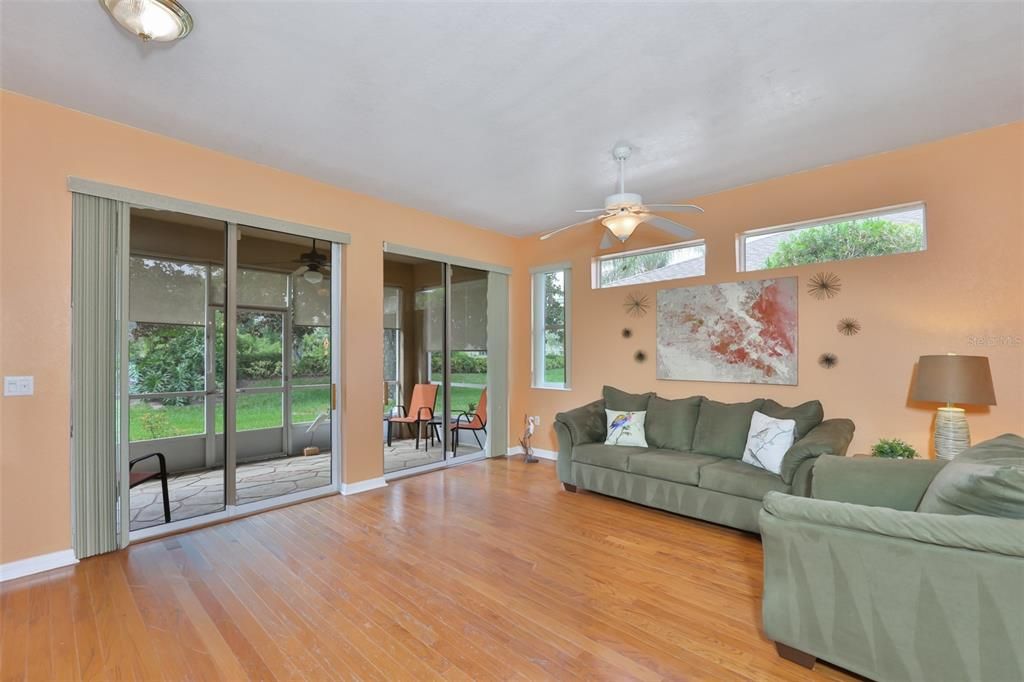 For Sale: $199,000 (2 beds, 2 baths, 1206 Square Feet)