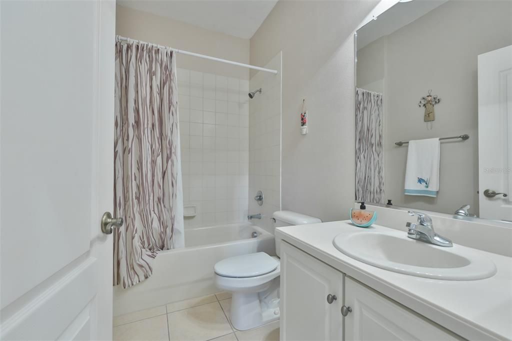 For Sale: $199,000 (2 beds, 2 baths, 1206 Square Feet)