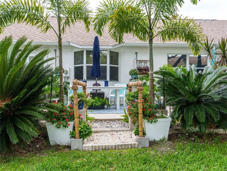 For Sale: $298,000 (2 beds, 2 baths, 1357 Square Feet)