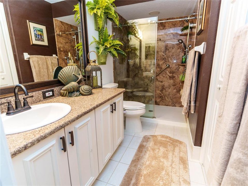 For Sale: $298,000 (2 beds, 2 baths, 1357 Square Feet)