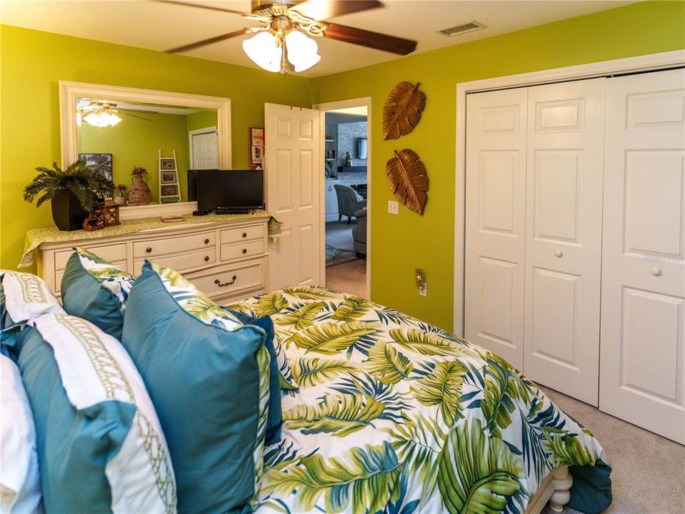 For Sale: $298,000 (2 beds, 2 baths, 1357 Square Feet)
