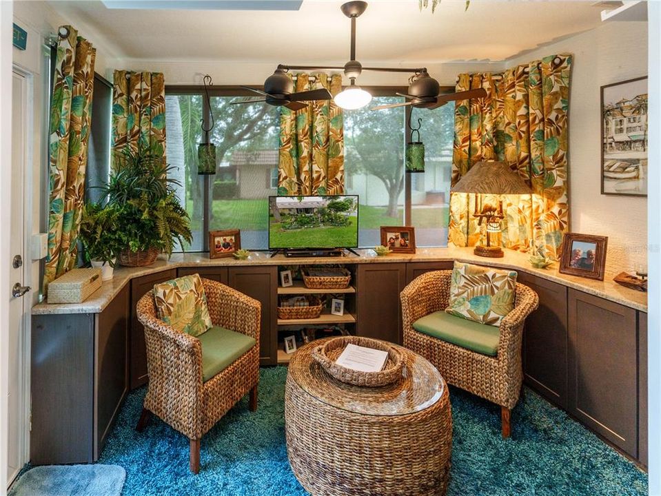 For Sale: $298,000 (2 beds, 2 baths, 1357 Square Feet)