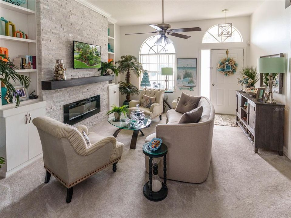 For Sale: $298,000 (2 beds, 2 baths, 1357 Square Feet)