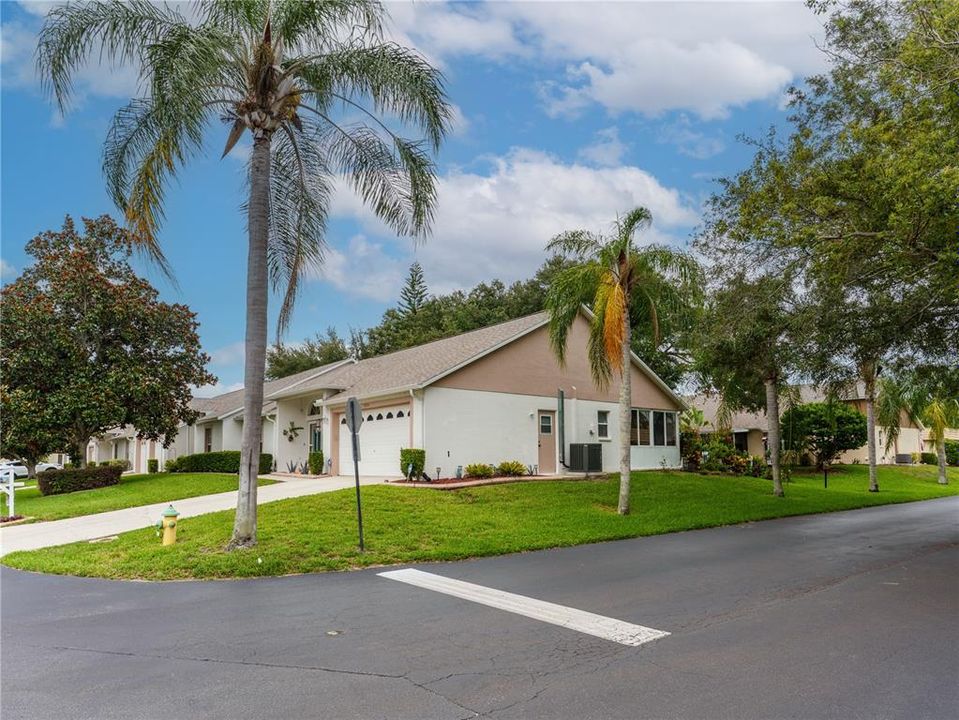 For Sale: $298,000 (2 beds, 2 baths, 1357 Square Feet)