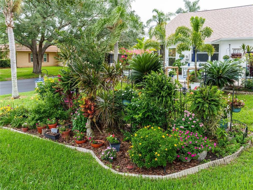 For Sale: $298,000 (2 beds, 2 baths, 1357 Square Feet)