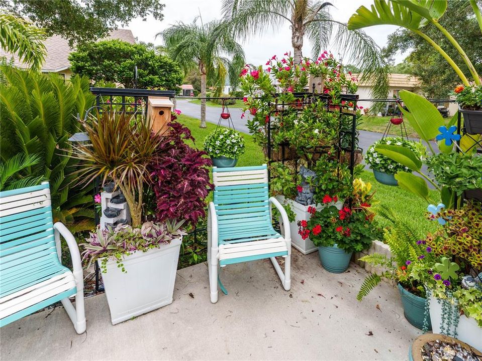 For Sale: $298,000 (2 beds, 2 baths, 1357 Square Feet)