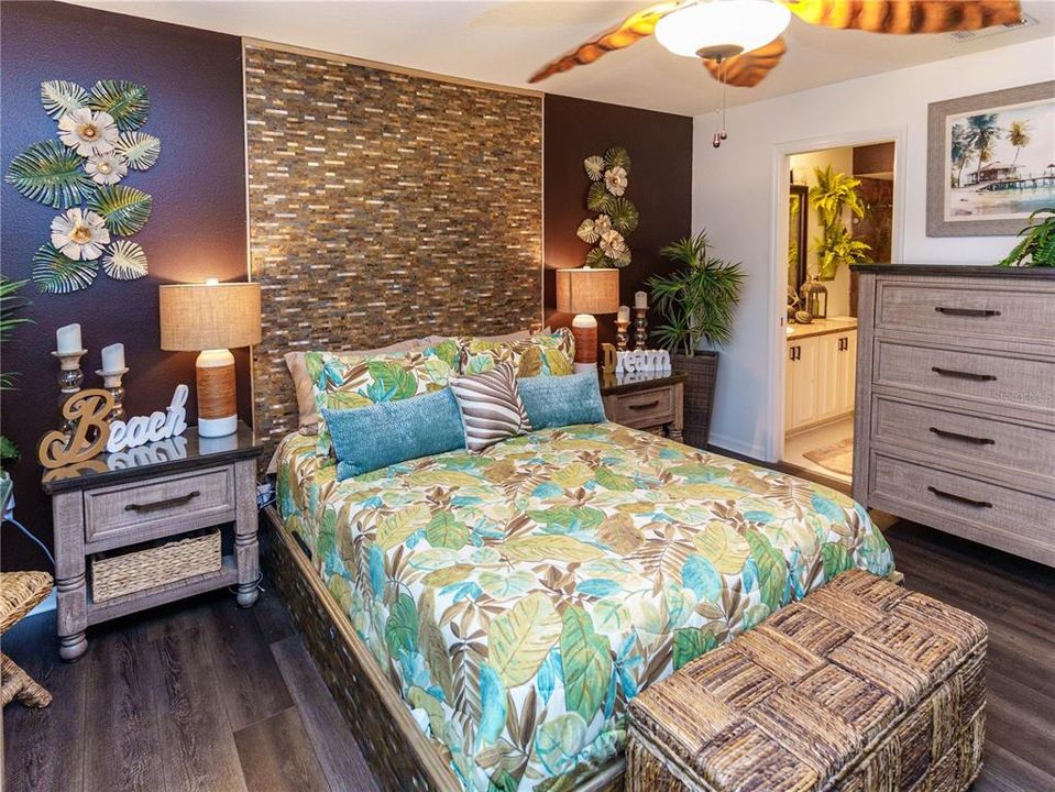 For Sale: $298,000 (2 beds, 2 baths, 1357 Square Feet)
