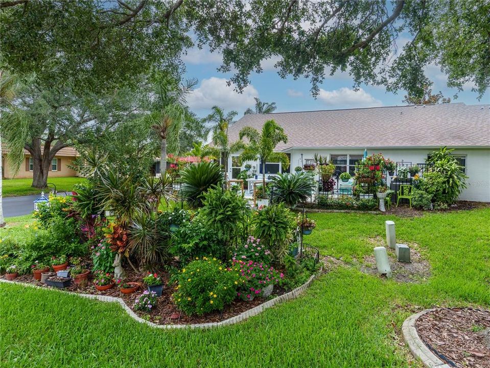 For Sale: $298,000 (2 beds, 2 baths, 1357 Square Feet)