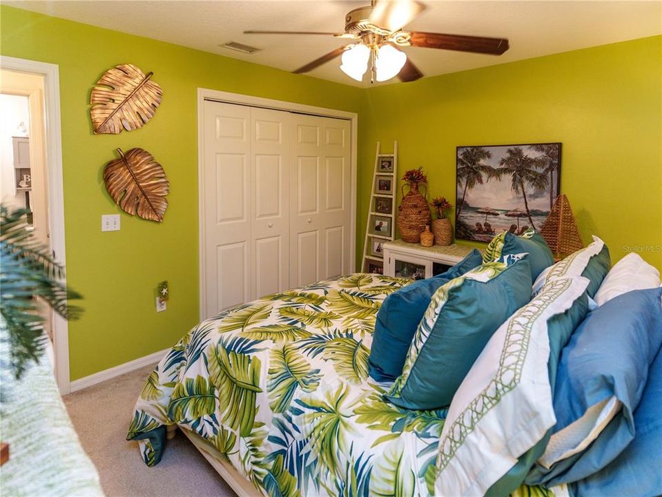 For Sale: $298,000 (2 beds, 2 baths, 1357 Square Feet)