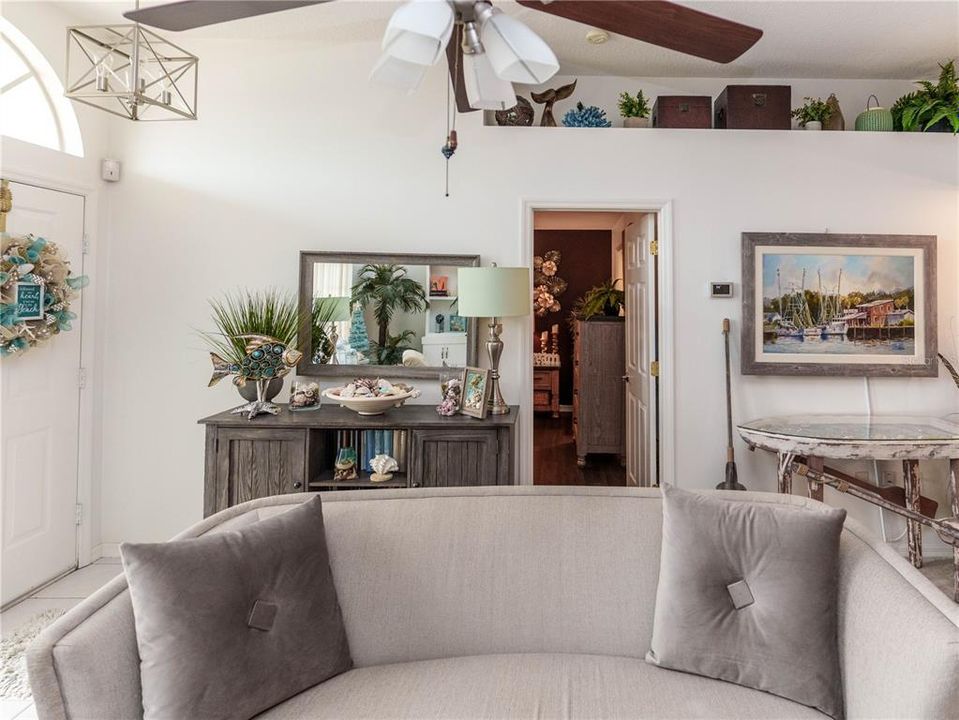 For Sale: $298,000 (2 beds, 2 baths, 1357 Square Feet)