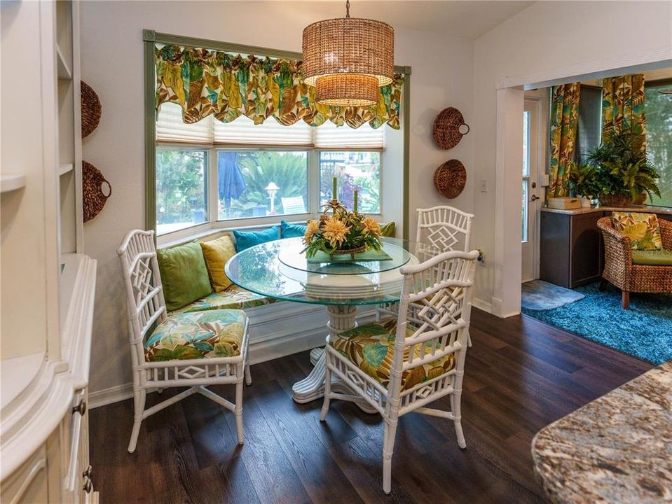 For Sale: $298,000 (2 beds, 2 baths, 1357 Square Feet)