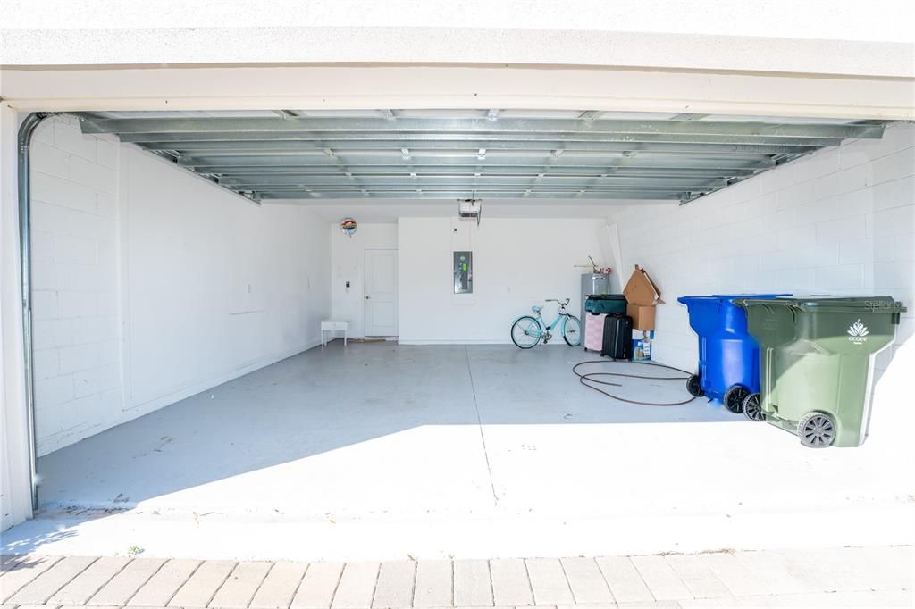 For Rent: $2,500 (3 beds, 1 baths, 1697 Square Feet)