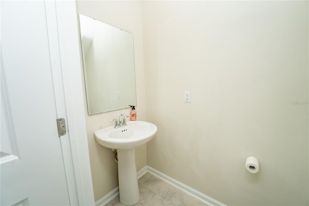 For Rent: $2,500 (3 beds, 1 baths, 1697 Square Feet)