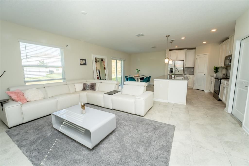 For Rent: $2,500 (3 beds, 1 baths, 1697 Square Feet)